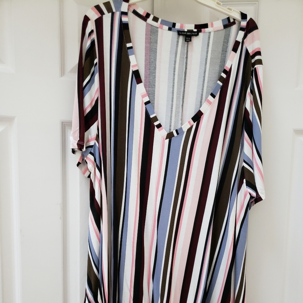 NWOT Multi-colored shirt 🎉🎉 HP💕💕💕